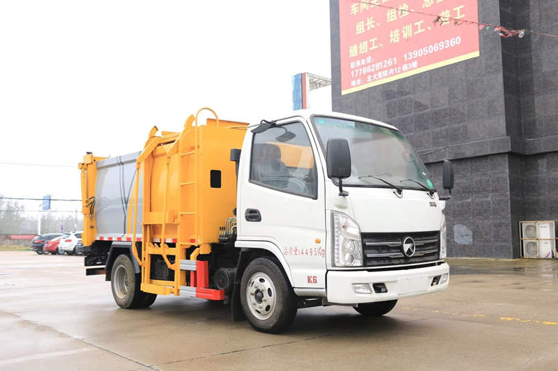 凱馬5方側(cè)掛壓縮垃圾車(chē)