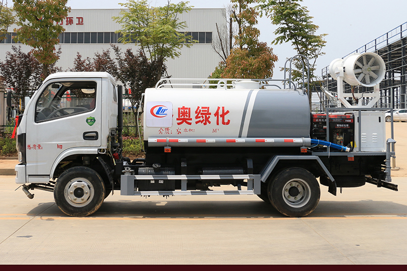 國(guó)六東風(fēng)小福瑞卡 藍(lán)牌 5噸 噴霧車(chē)