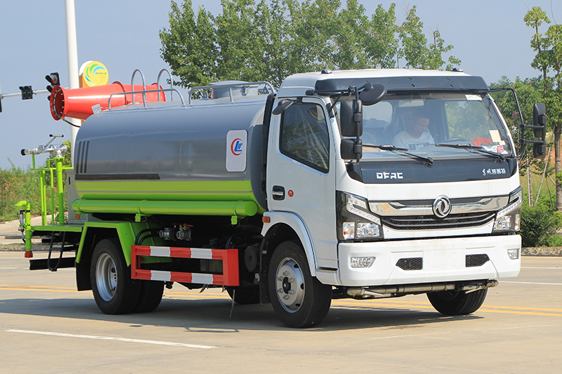 國(guó)六大多利卡 9噸 噴霧車(chē)