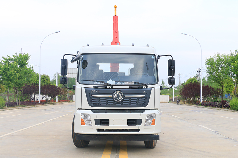 國(guó)六東風(fēng)天錦15噸套臂垃圾車(chē)