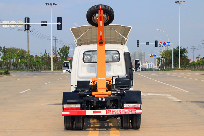 國(guó)六東風(fēng)途逸 藍(lán)牌 2-3方 勾臂垃圾車?