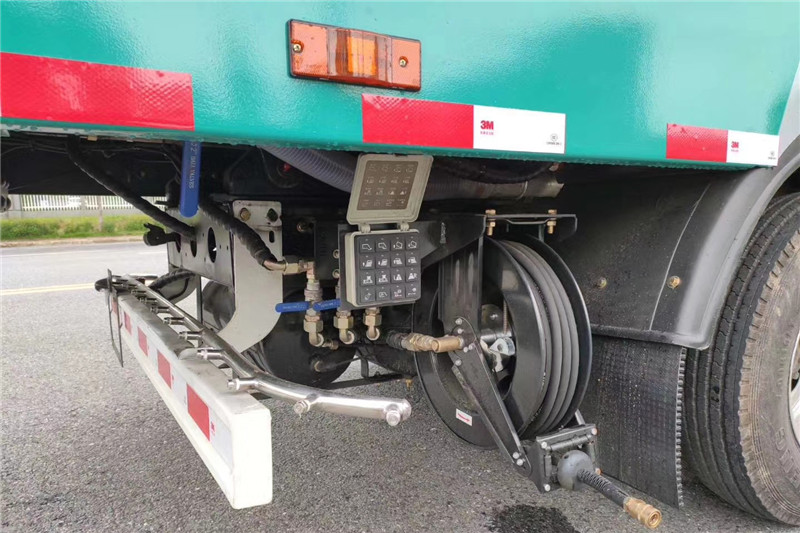 國六小多利卡5噸(3.5水/2.5塵）洗掃車