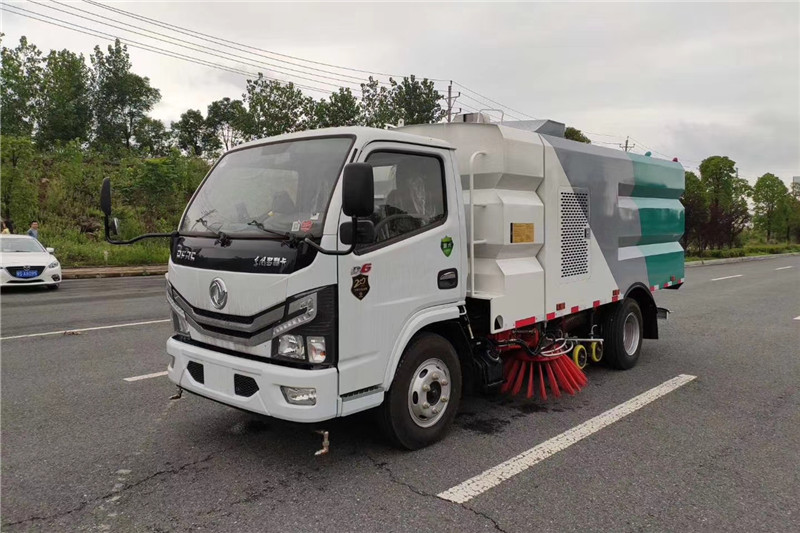 國六小多利卡5噸(3.5水/2.5塵）洗掃車