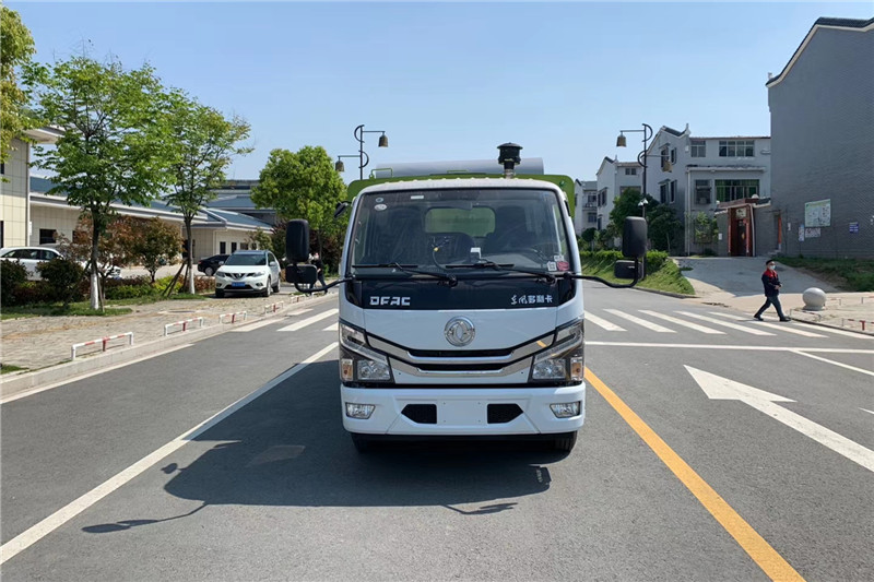 國六小多利卡5噸（1水/4塵）吸塵車