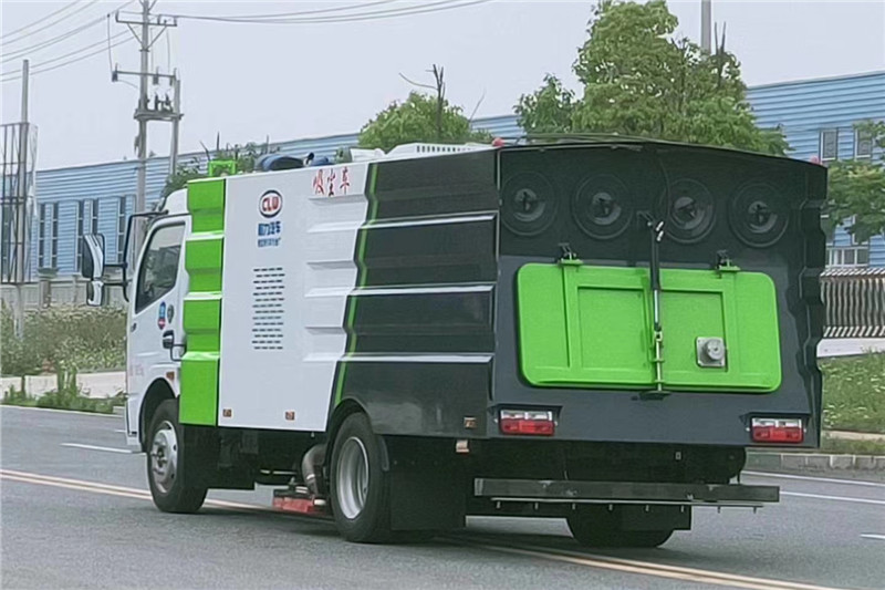 國(guó)六大多利卡8噸（1.5水/6塵）吸塵車