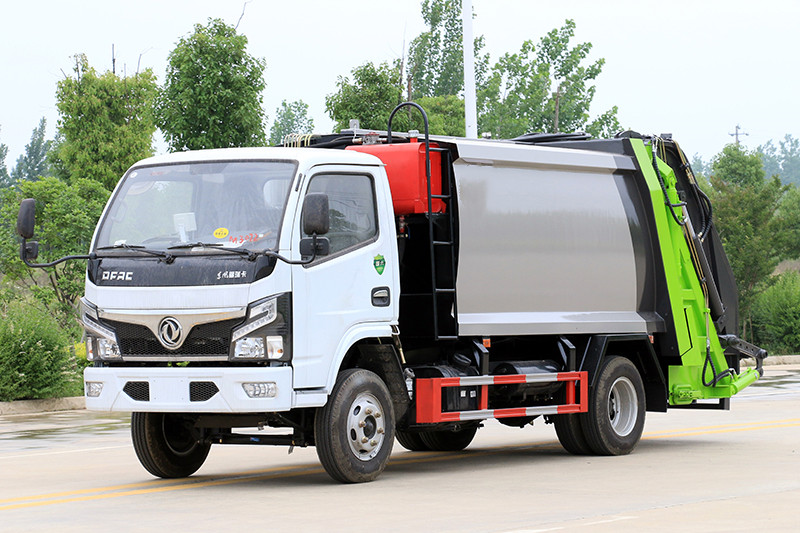 6立方東風(fēng)壓縮車 程力威4噸清運車