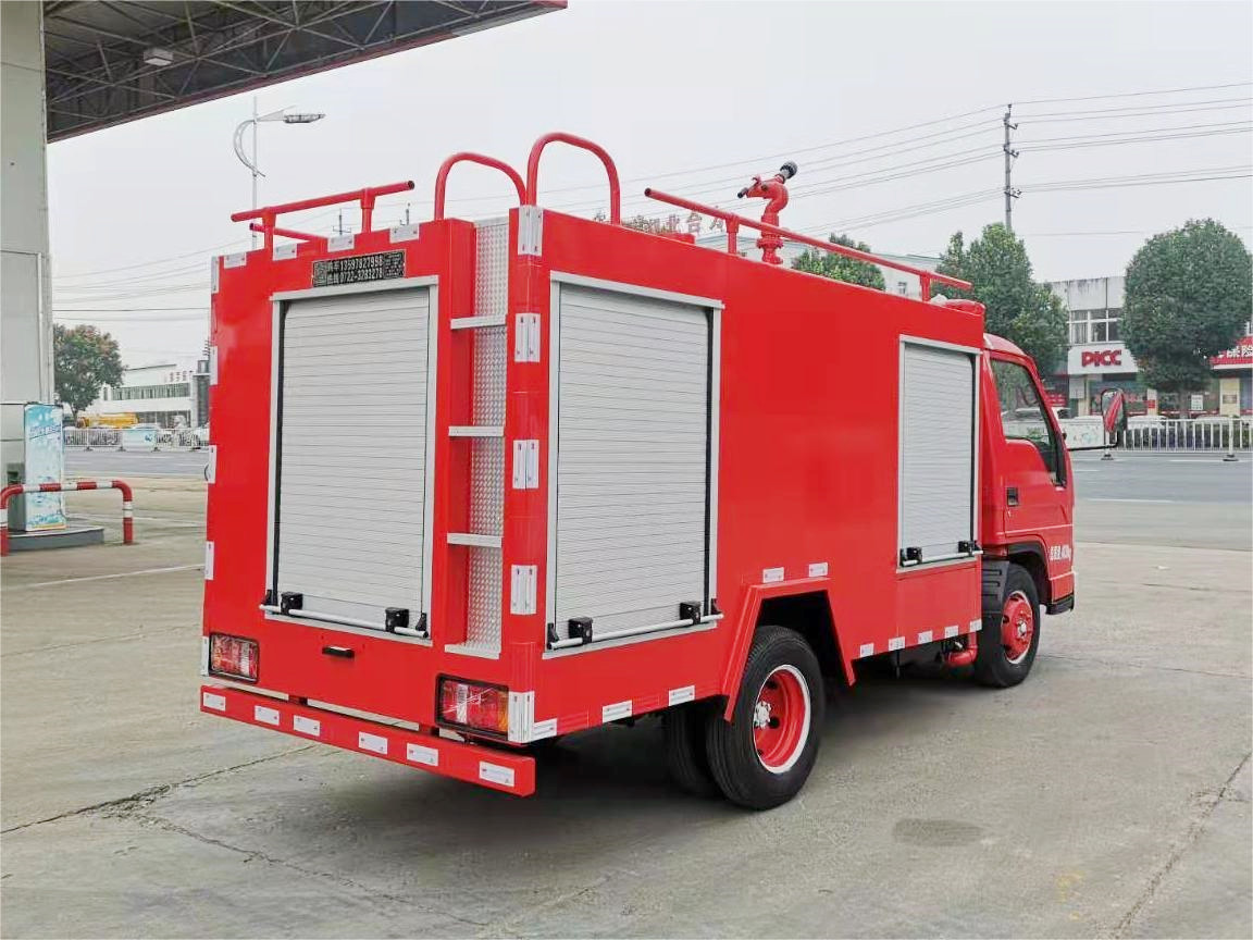 福田藍(lán)牌2噸消防灑水車(chē)