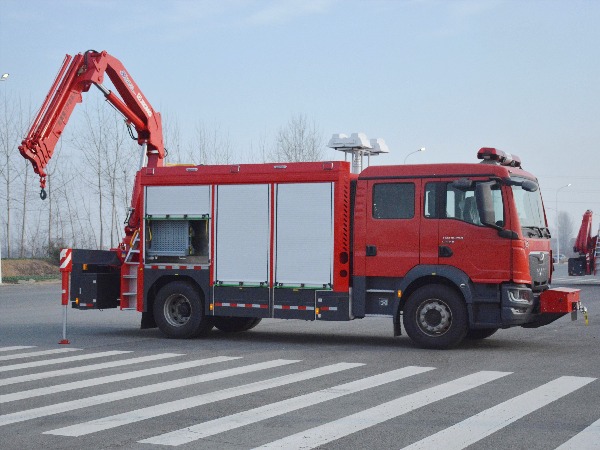 德國曼搶險(xiǎn)救援消防車