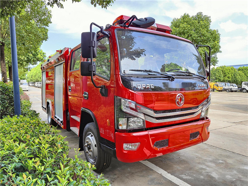 東風(fēng)5噸泡沫消防車(chē)