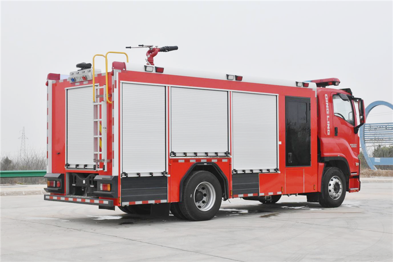 五十鈴6噸泡沫消防車(chē)（獨(dú)立乘員室）