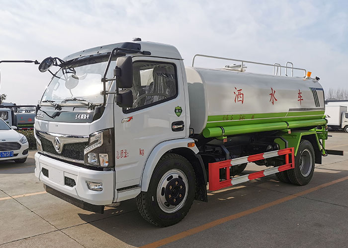 隨州灑水車遠(yuǎn)近聞名，武漢客戶來廠提車！