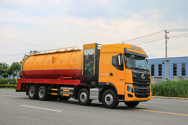 前四后八清洗吸污車(chē)配置與價(jià)格