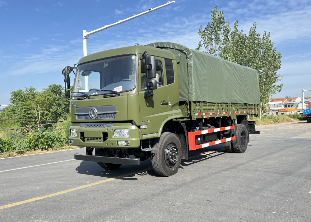 東風4*4越野載貨汽車