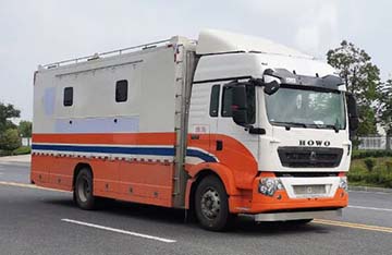 重汽豪沃炊事車(chē)（13噸）