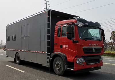 重汽豪沃餐車(chē)（18噸）