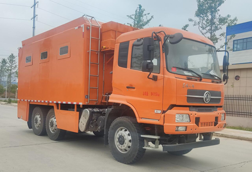四驅(qū)野外炊事車（10噸）