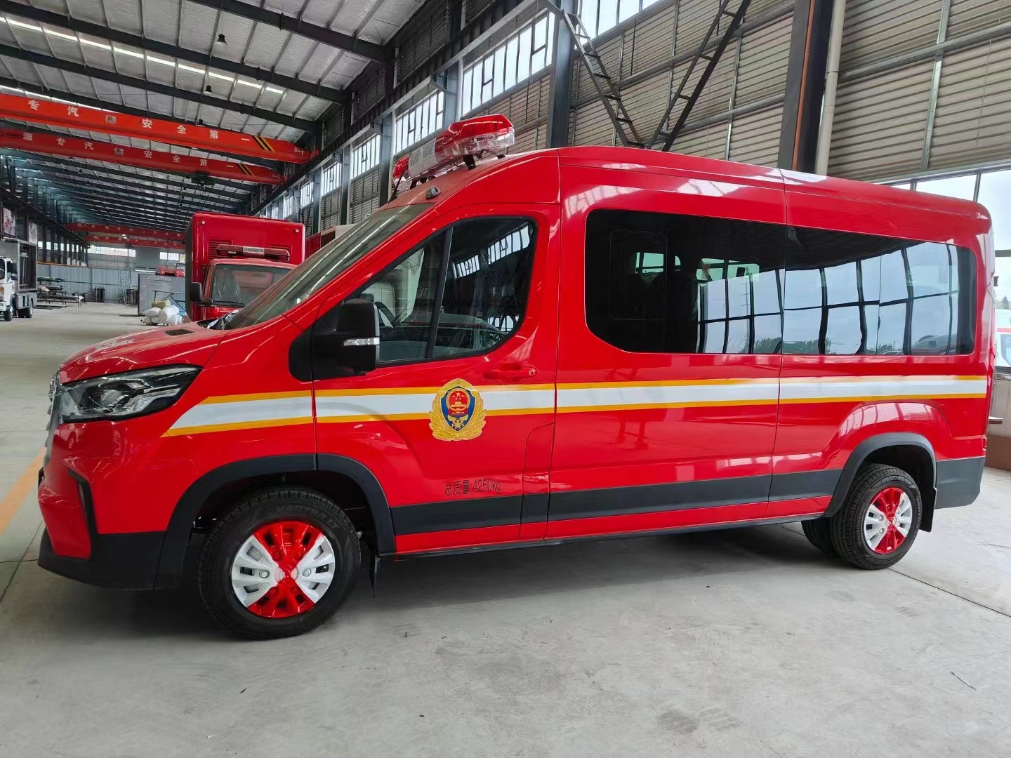 大通運(yùn)兵車(chē)14人