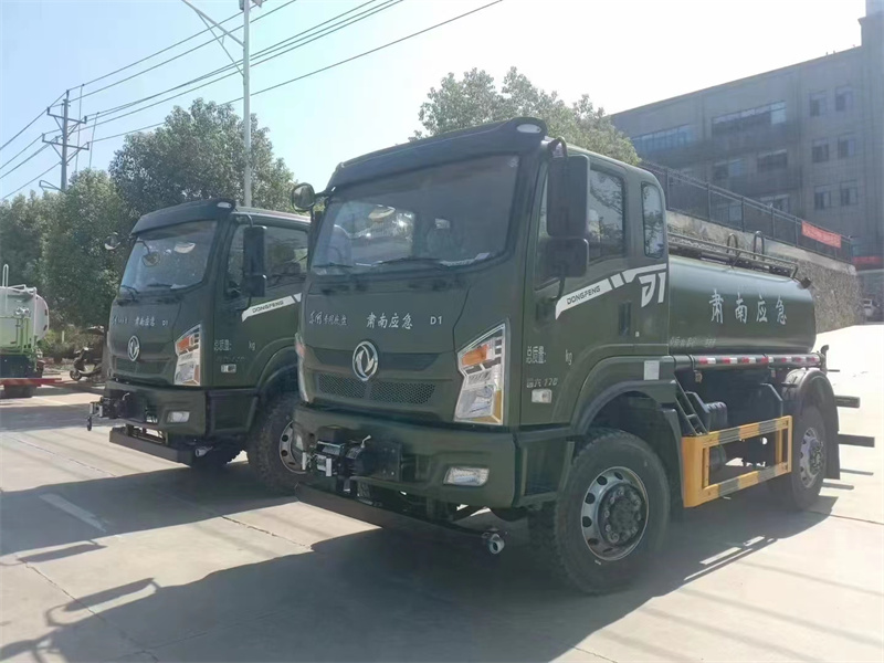 四驅(qū)灑水車(chē) 東風(fēng)專(zhuān)底DIL 10噸灑水車(chē)