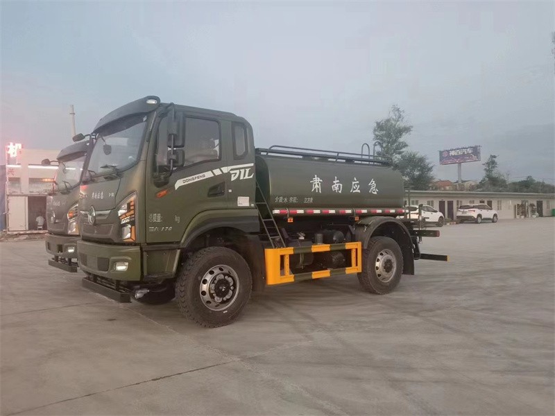 四驅(qū)灑水車 東風(fēng)專底DIL 10噸灑水車