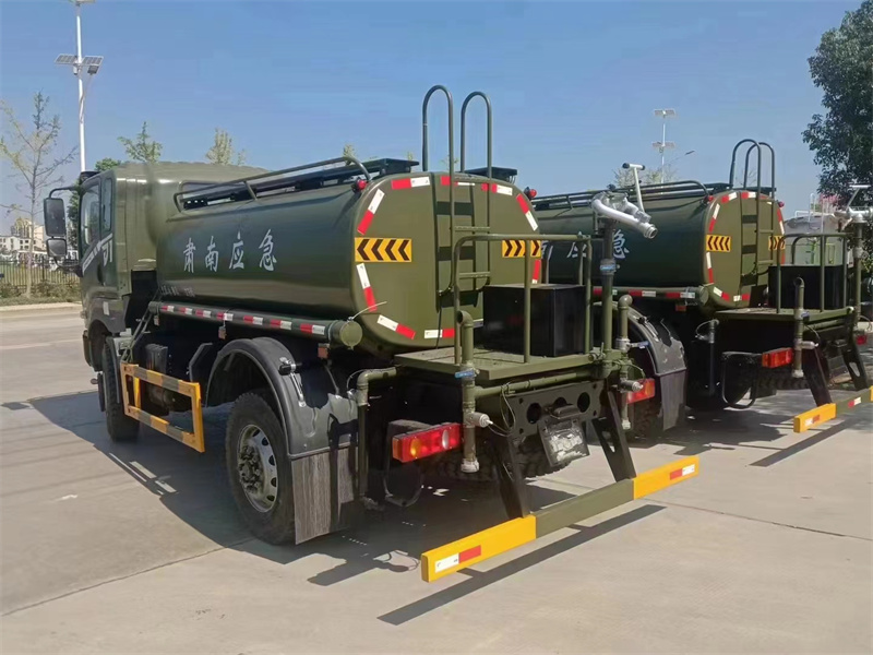 四驅(qū)灑水車 東風(fēng)專底DIL 10噸灑水車