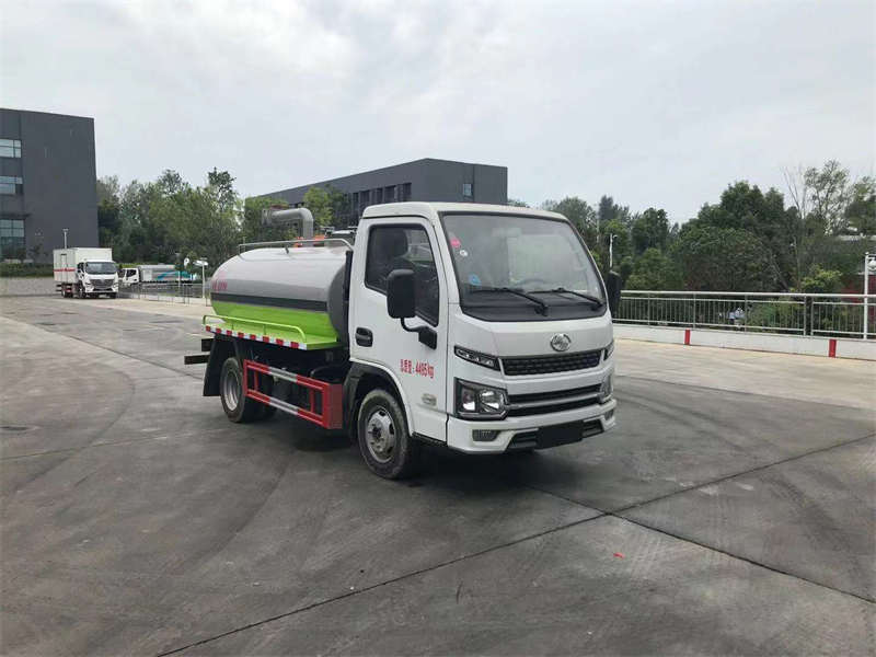 躍進牌吸糞車