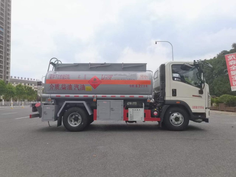 6方加油車