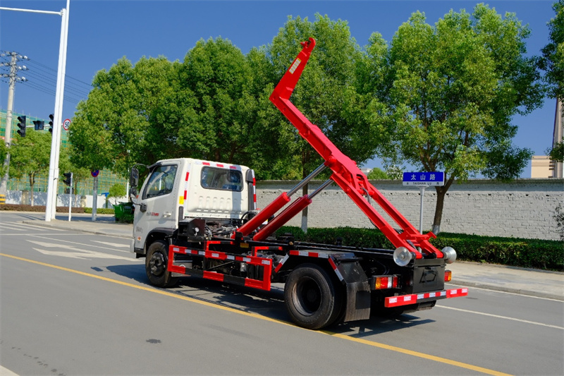 福田黃牌重載勾臂垃圾車