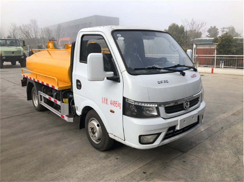 東風途逸2.5方藍牌吸糞車