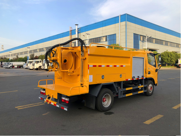 東風(fēng)4.5方藍(lán)牌高壓清洗車